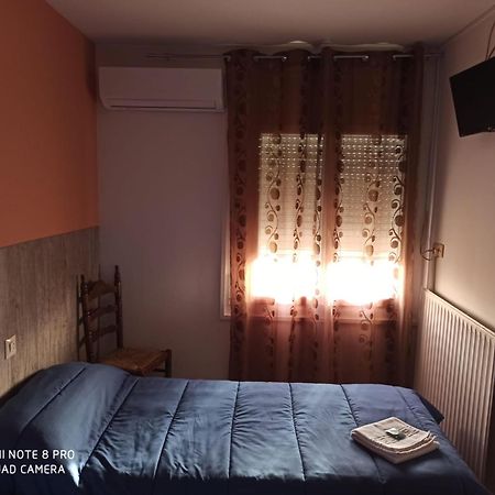 Hostal Galicia Figueres  Exterior photo