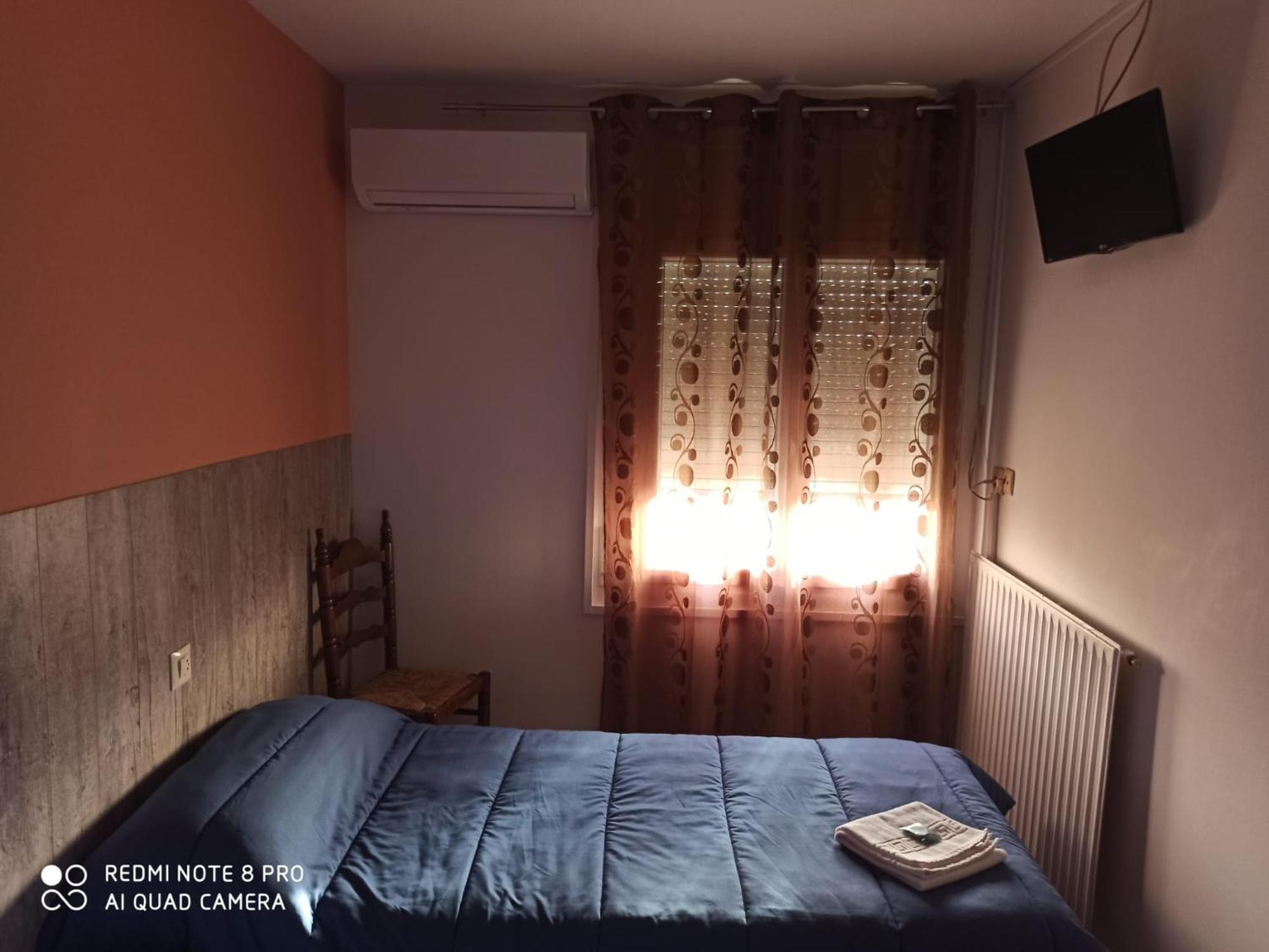 Hostal Galicia Figueres  Exterior photo
